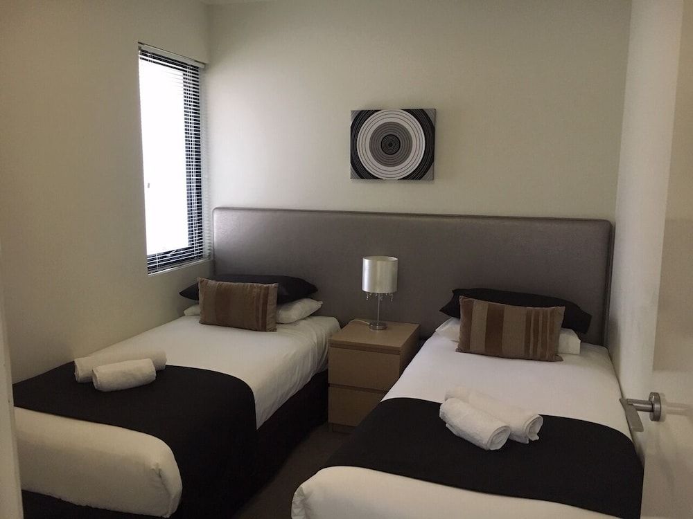 2 Bed(QT) 1 Bath Balcony Harbour View 3rd Fl. Apt No 6