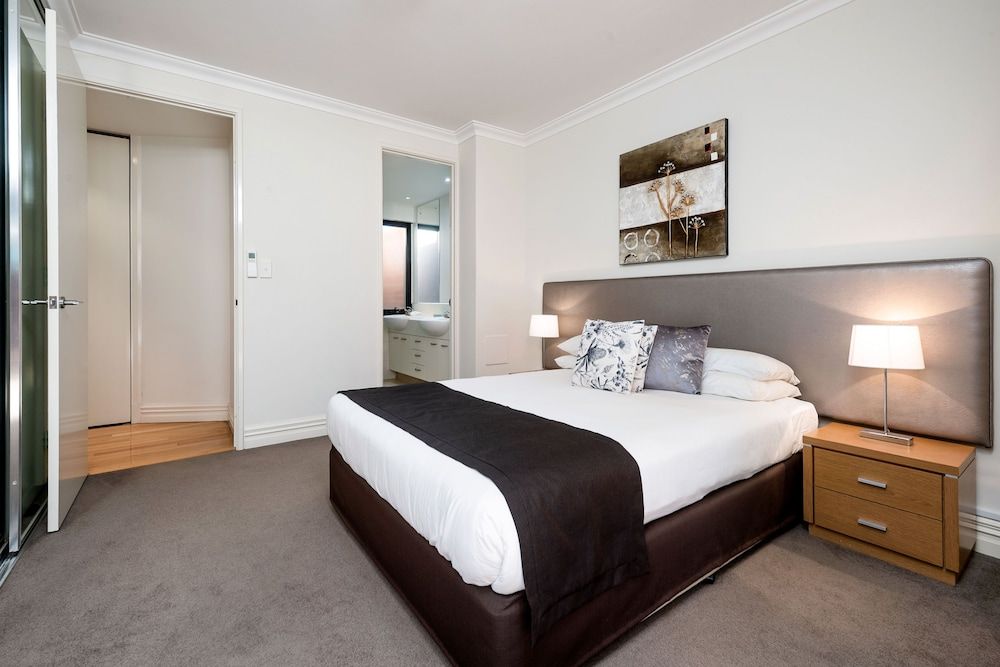 Grand Apartment, 2 Bedrooms, Balcony, Harbor View