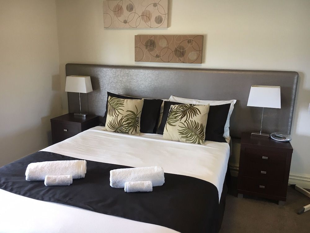 1Bed(Q) 1 Bath Balcony View Apart No 3