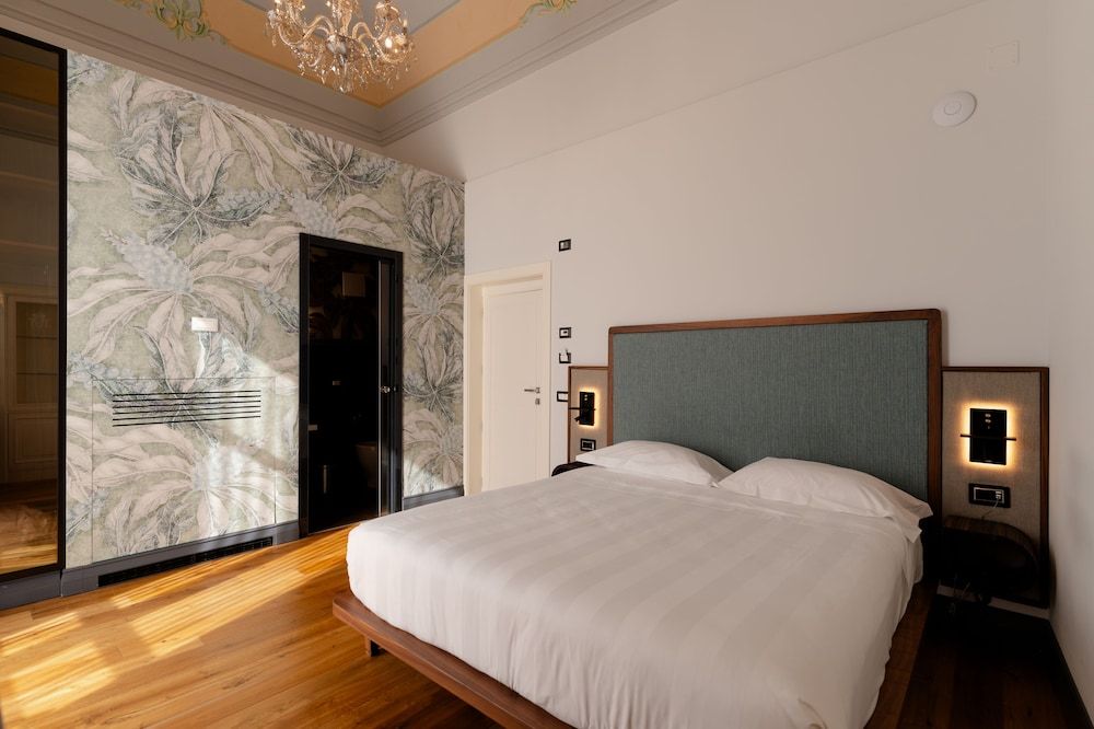Lo Stemma Luxury Boutique Hotel Deluxe Room, 1 King Bed, Tower 2