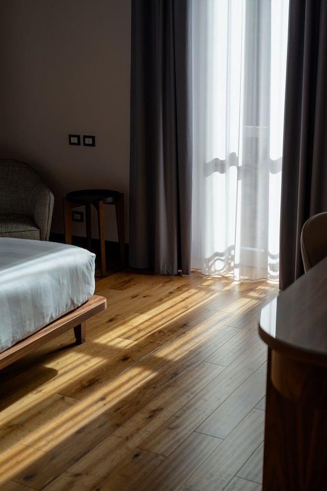 Lo Stemma Luxury Boutique Hotel Deluxe Room, 1 King Bed, Tower 4