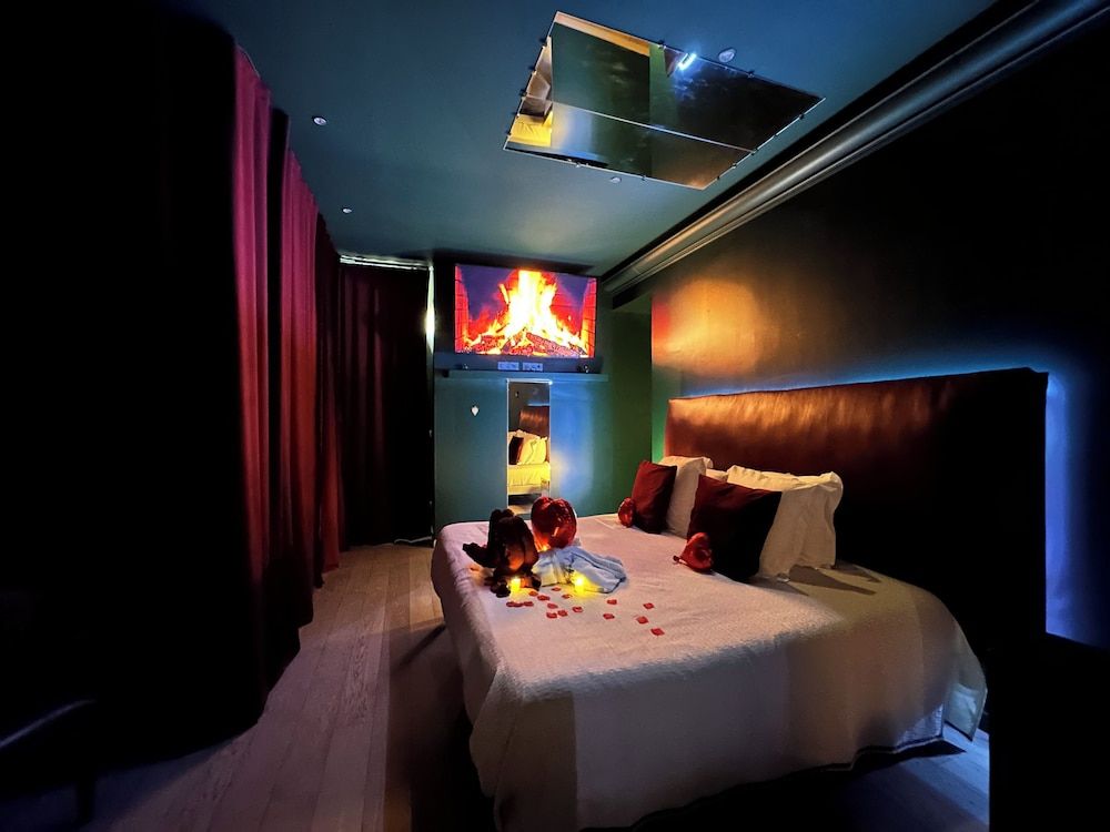 Luxury Suite