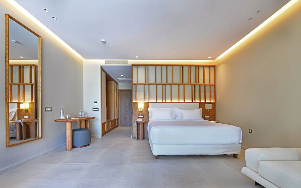 Private Pool Suite