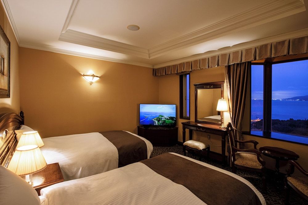 HOTEL NEUSCHLOSS OTARU Standard Twin Room, Bay View