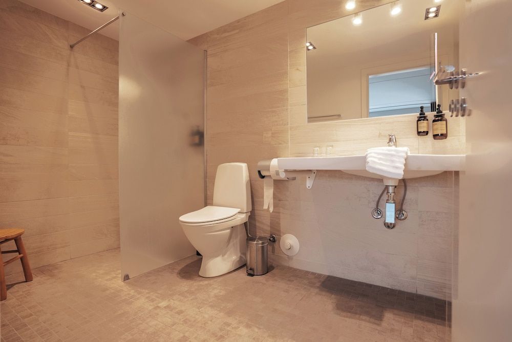 Arnbjerg Pavillonen Junior Suite, 1 Bedroom, Connecting Rooms, Park View 3