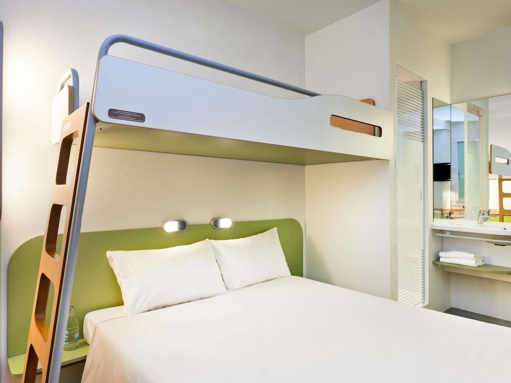 Room, Multiple Beds