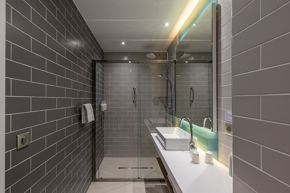 Holiday Inn Express Ajaccio by IHG Standard Room (Free Breakfast) 5