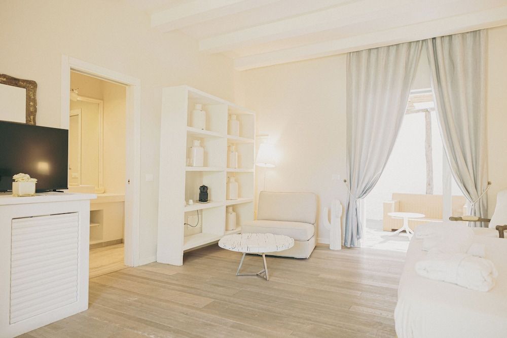 Relais Corte degli Aragonesi Deluxe Room 9