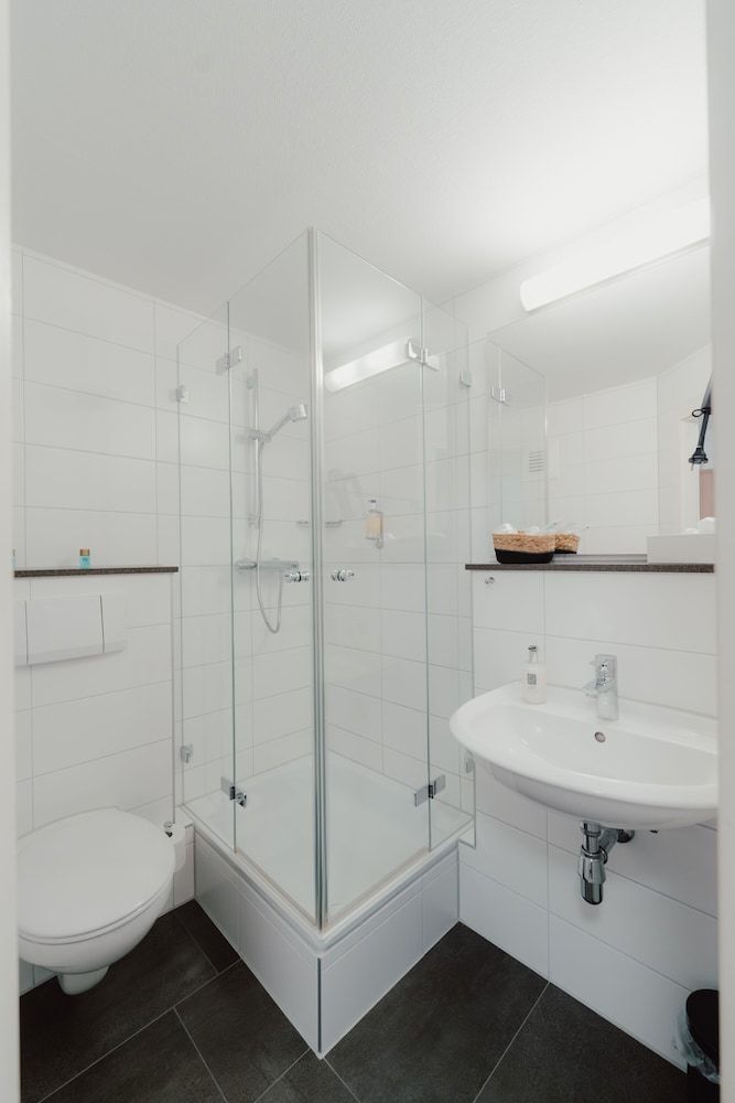 Hotel Schwarzes Kreuz Comfort Single Room, 1 Large Twin Bed, Non Smoking, Private Bathroom 8