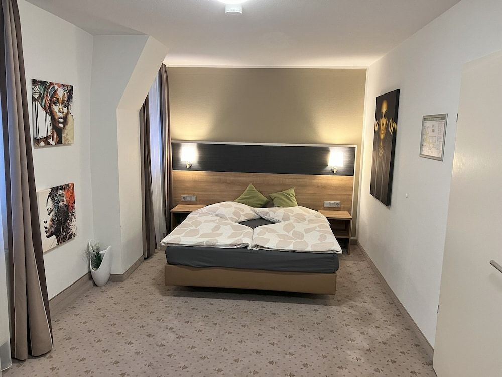 Hotel Schwarzes Kreuz Comfort Double Room 2