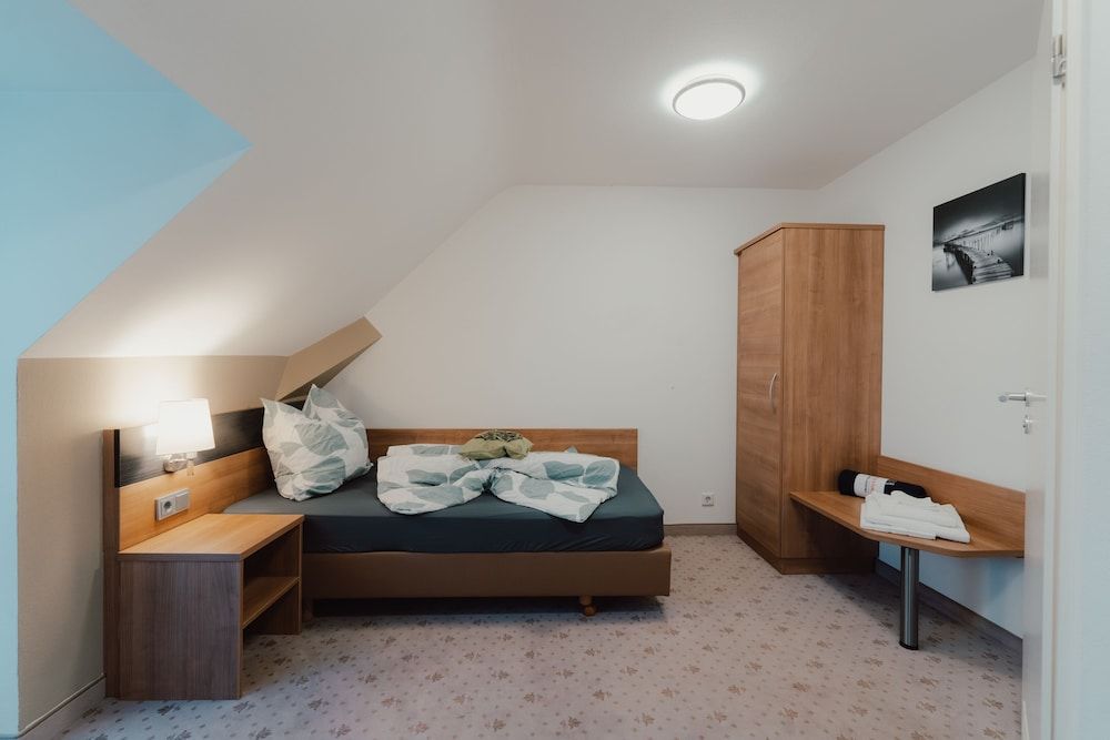 Hotel Schwarzes Kreuz Comfort Single Room, 1 Large Twin Bed, Non Smoking, Private Bathroom 5