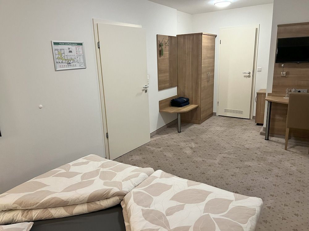 Hotel Schwarzes Kreuz Comfort Double Room 3