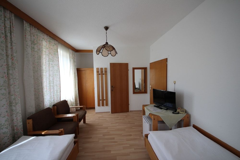 Hotel Kleinmünchen Classic Double Room 3