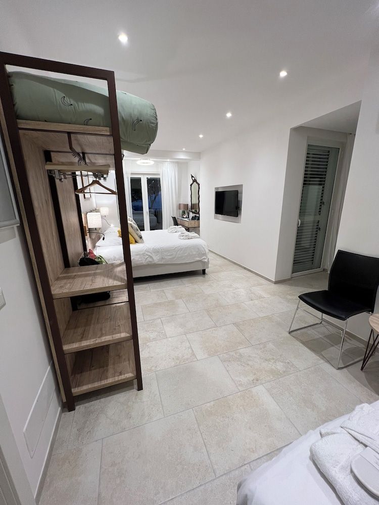 Hotel La Reginella Deluxe Studio Suite, Sea View 10