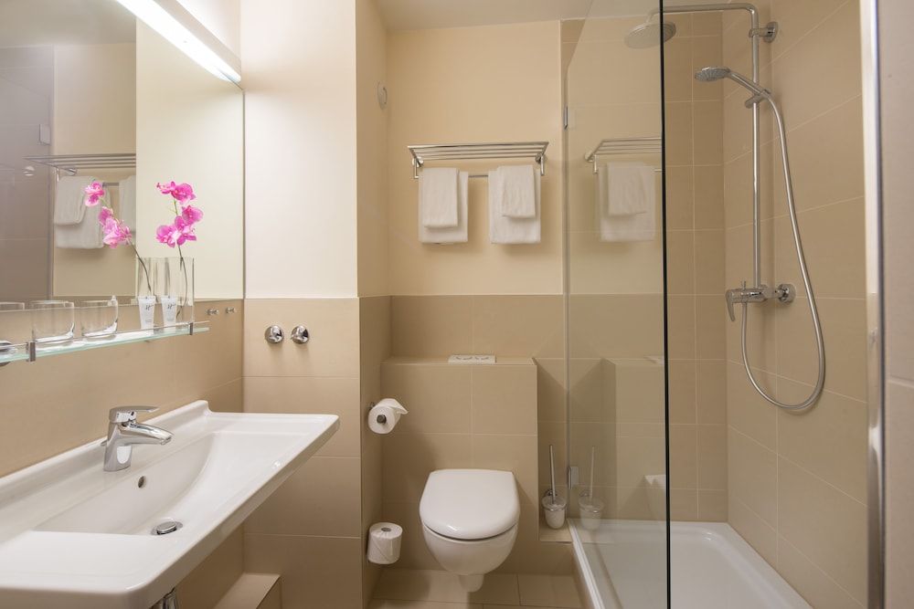 Room-studio for 2 People in Hamburg Mitt Room, 1 Bedroom, Balcony, City View 5