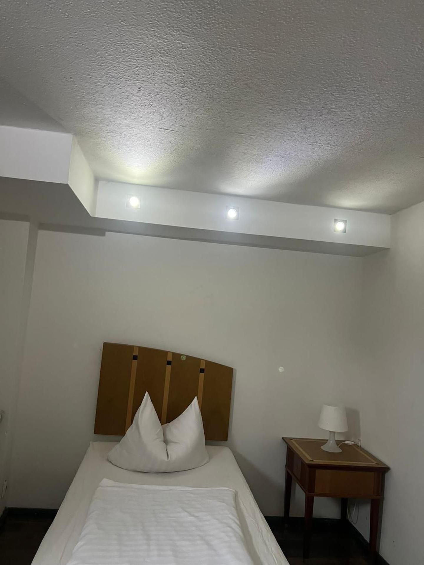 Single Room with Shared Bathroom - Basement