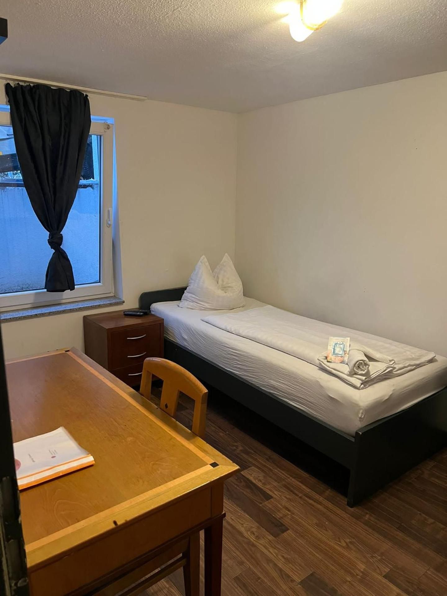 Single Room with Shared Bathroom - Basement