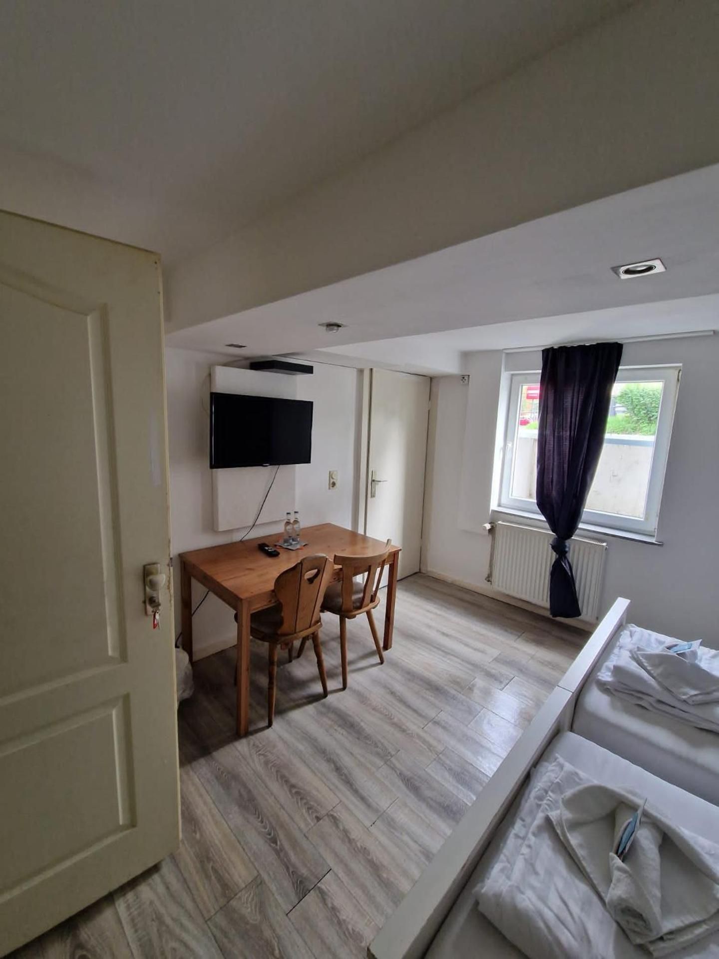 Double Room with Shared Bathroom - Basement
