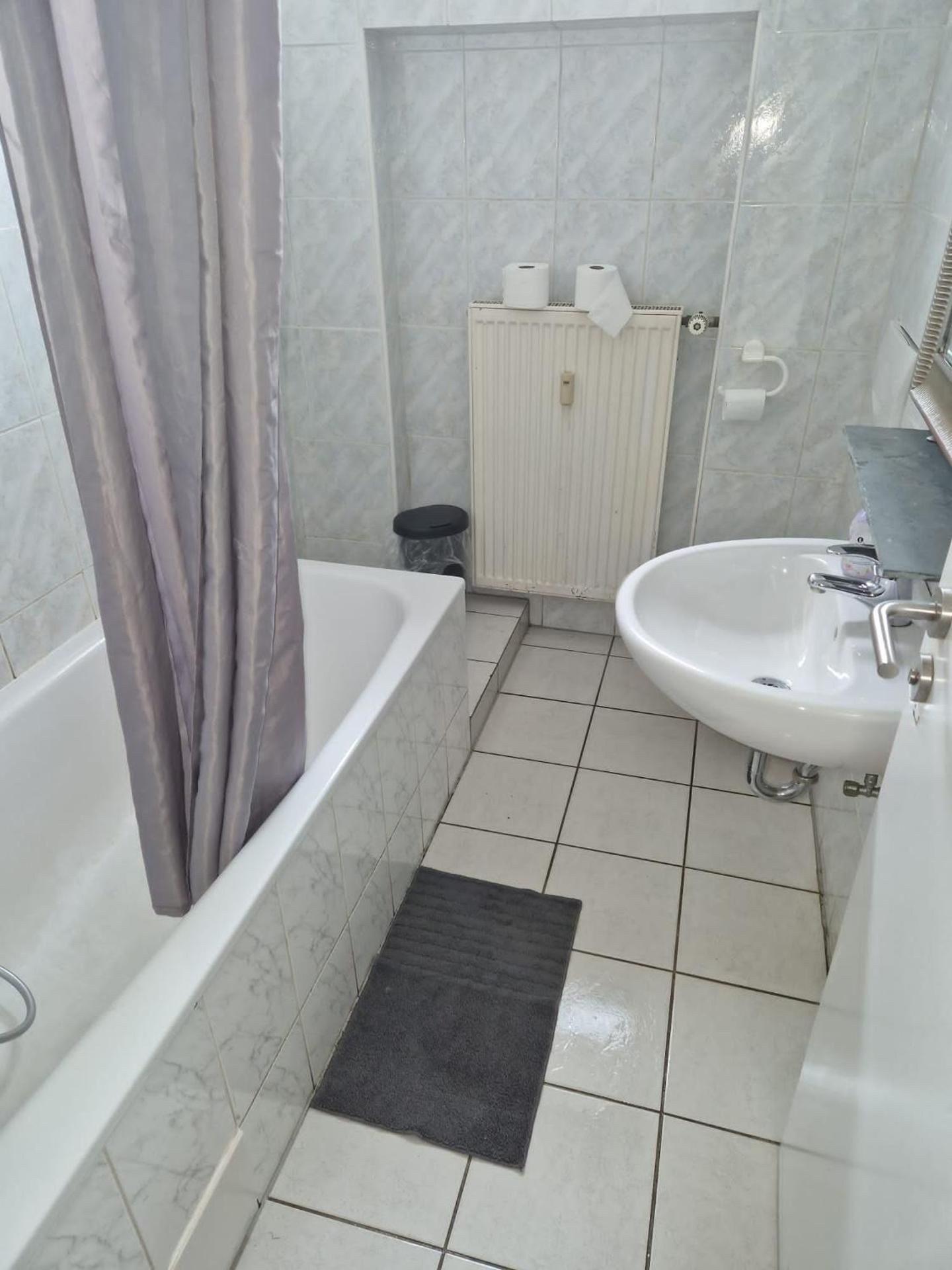 Single Room with Shared Bathroom