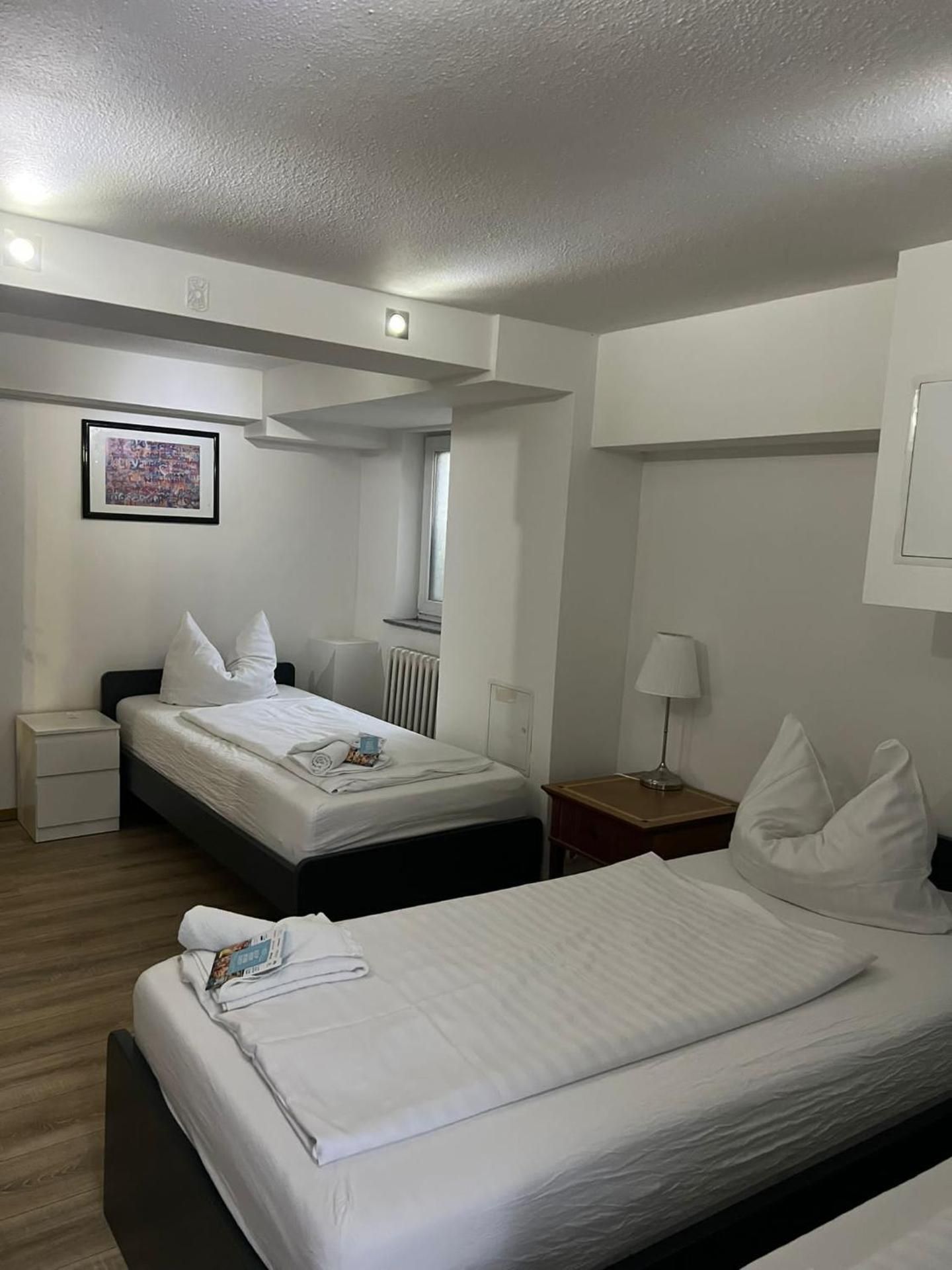 Triple Room with Shared Bathroom - Basement