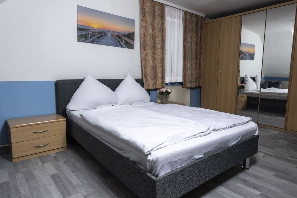 Economy Triple Room, Shared Bathroom
