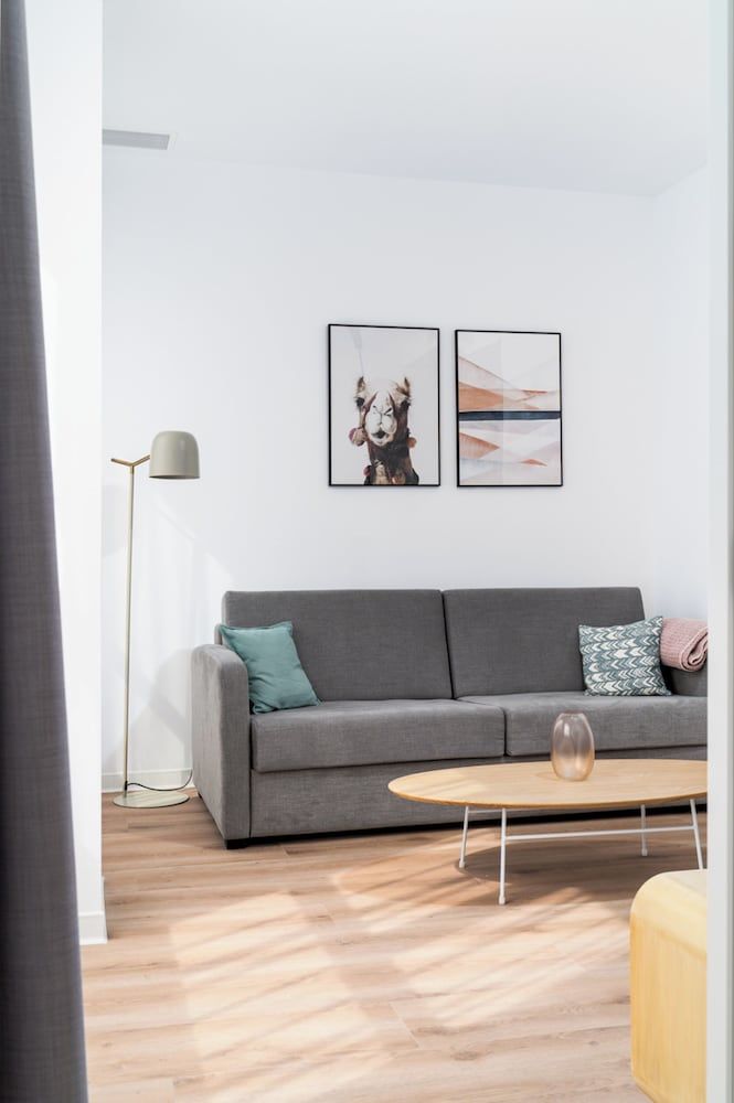 Limehome Valencia Carrer d’Antonio Ferrandis Comfort Studio with Sofa Bed 7