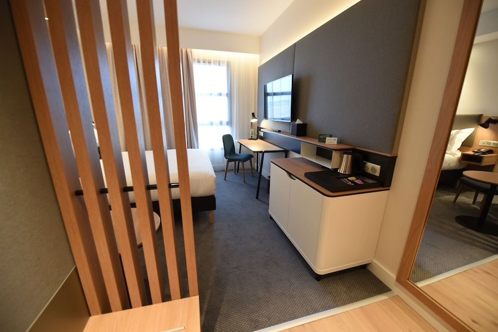 Holiday Inn Dijon Sud Longvic by IHG Standard Room 6