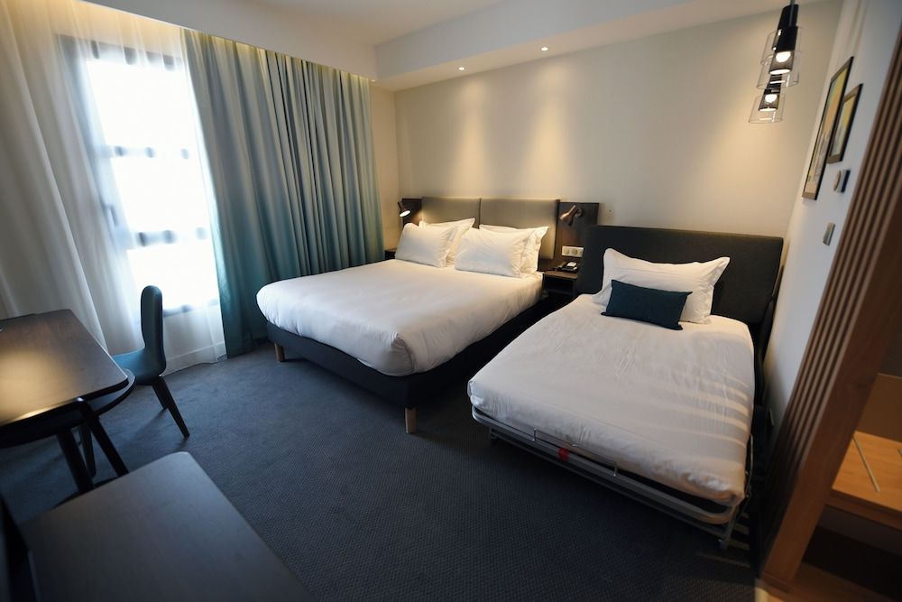 Holiday Inn Dijon Sud Longvic by IHG Standard Room, 1 Queen Bed with Sofa bed