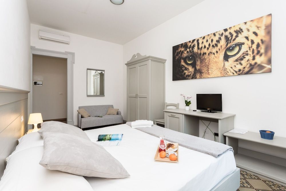 Hotel Leoncino Brescia Superior Triple Room 2