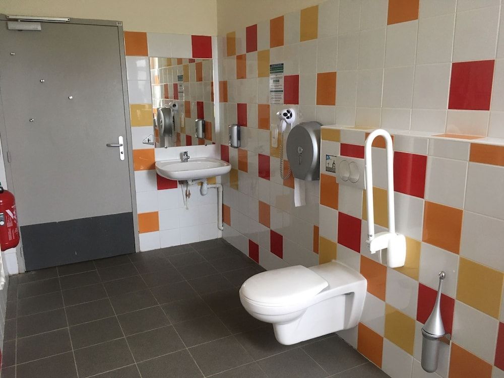 Room with 2 Bunk Beds - Shared Bathroom