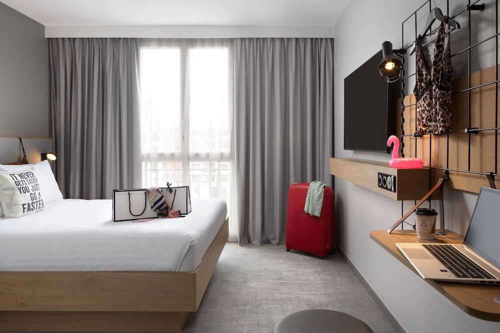 Room, 1 Queen Bed, Courtyard View