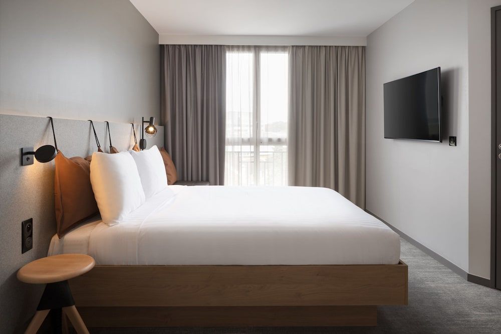 Room, 1 Queen Bed, City View