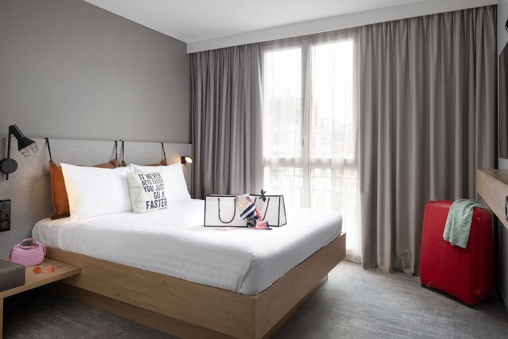 Room, 1 Queen Bed, Courtyard View
