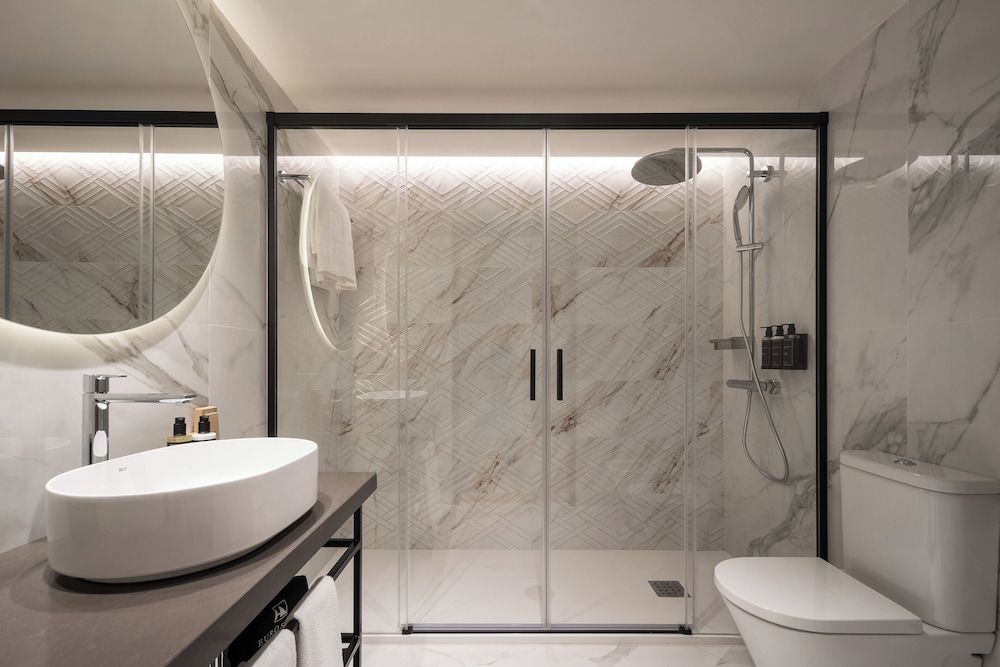 Eurostars San Anton Junior Suite, City View 3