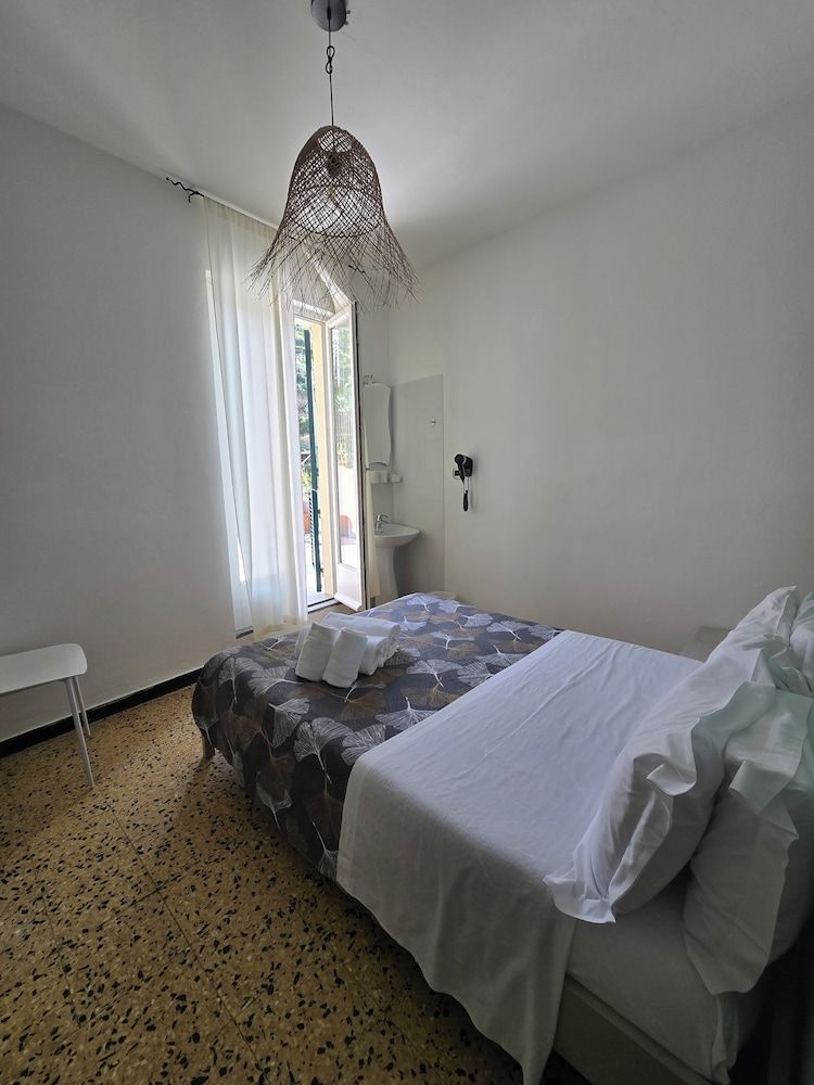 Pensione Sorriso Economy Room, Shared Bathroom 2