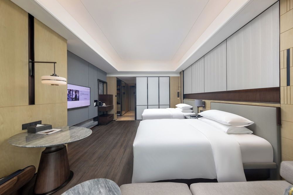 Deluxe Room, 2 Double Beds, City View