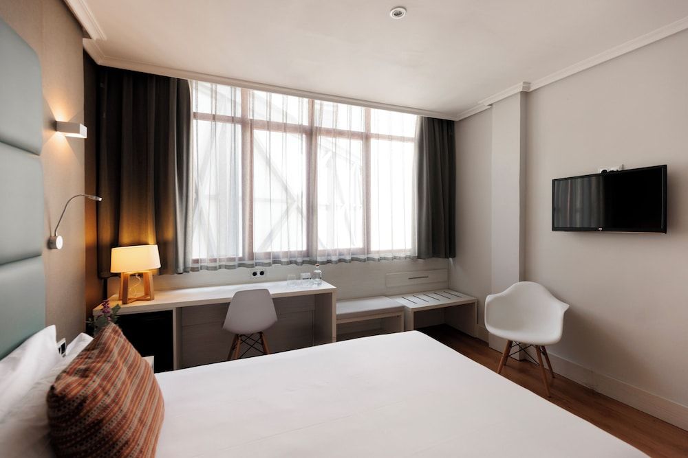 Hotel Pax Guadalajara Standard Single Room, Mobility Accessible 6