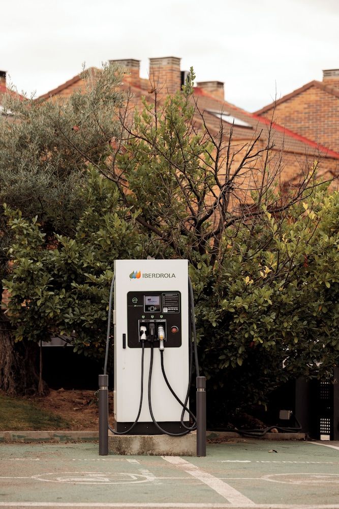Electric vehicle charging station