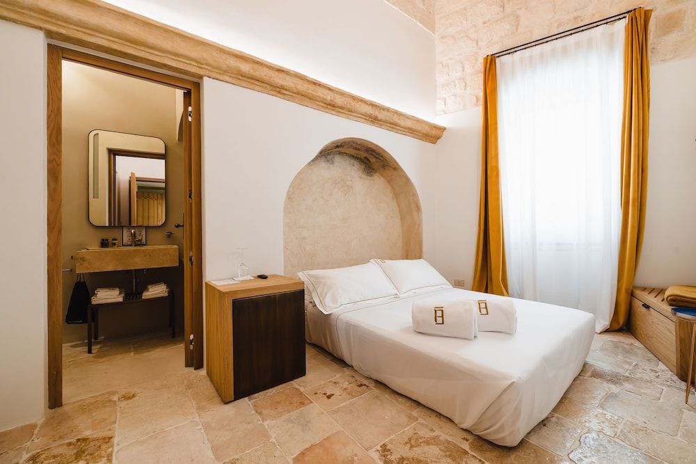 Bayit Charming Place Classic Suite, City View 3