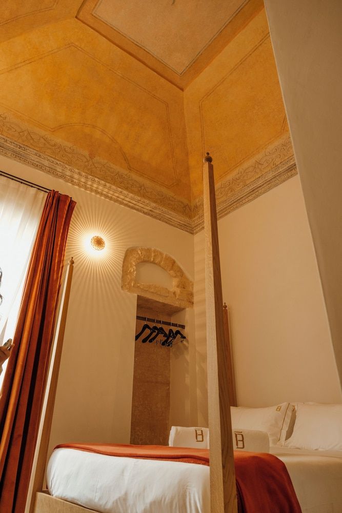 Bayit Charming Place Standard Room, City View 8