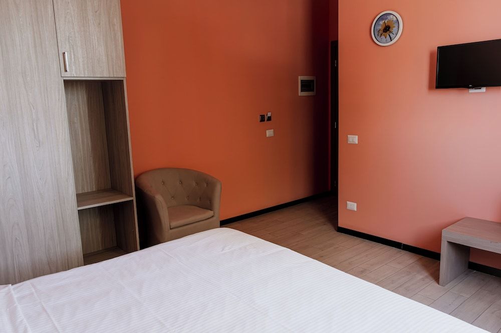 Queen Hotel Comfort Double Room 2