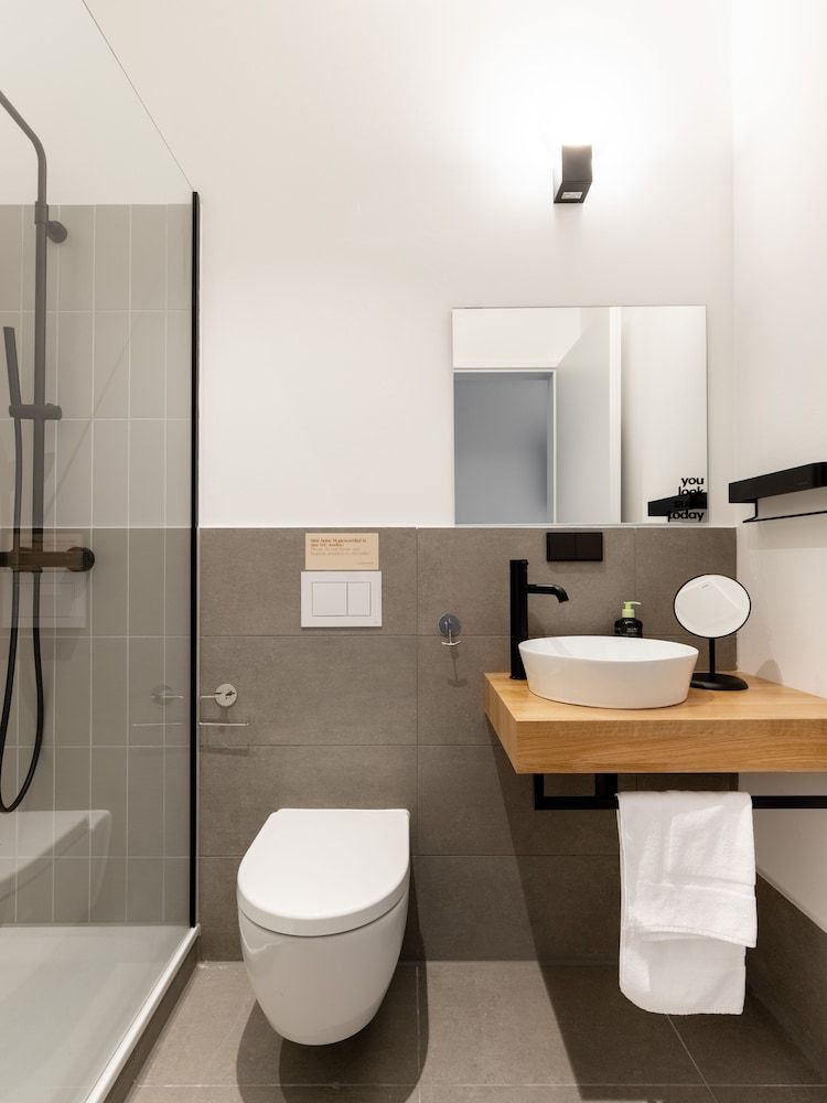 Limehome Augsburg Annastraße Suite S 8