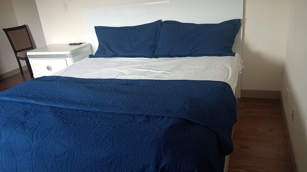 Clydesdale Inn Deluxe Room 3