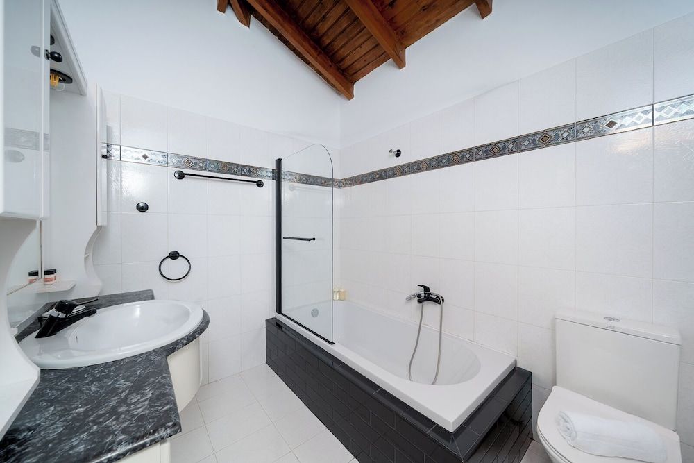 Elida Inn Deluxe Suite 9