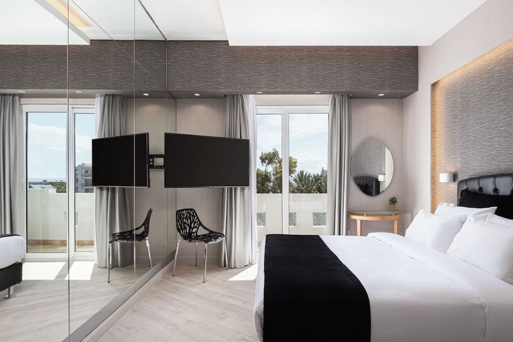 Kreoli Suites Glyfada Superior Room 13