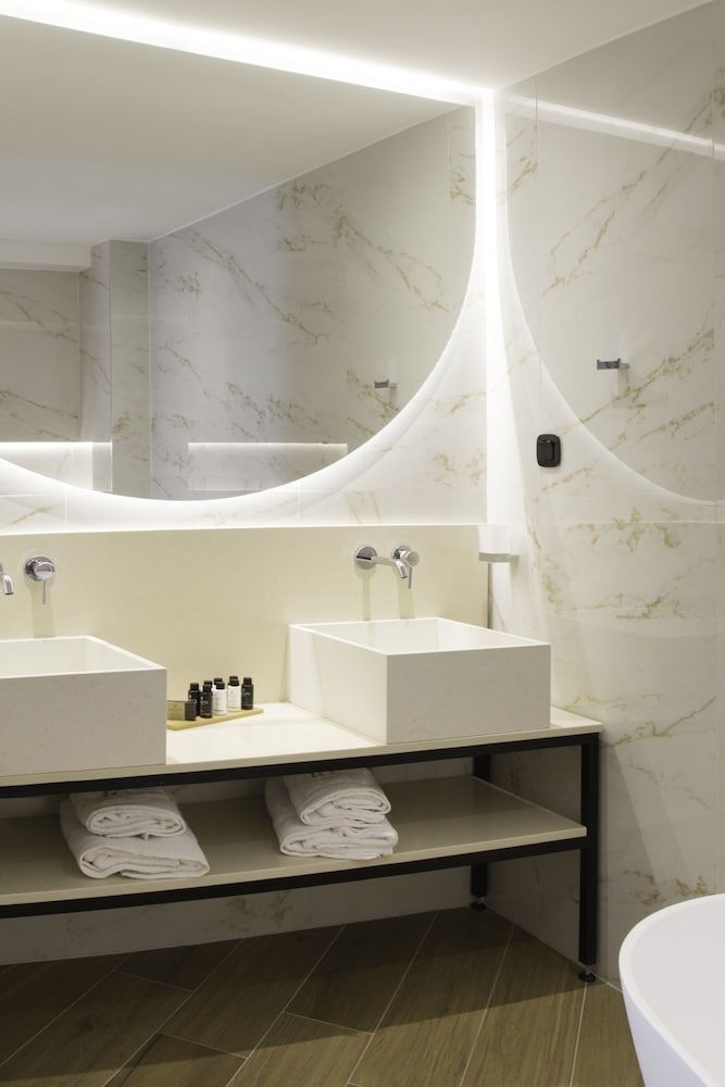 1910 Lifestyle Hotel Deluxe Suite, Sea View 8