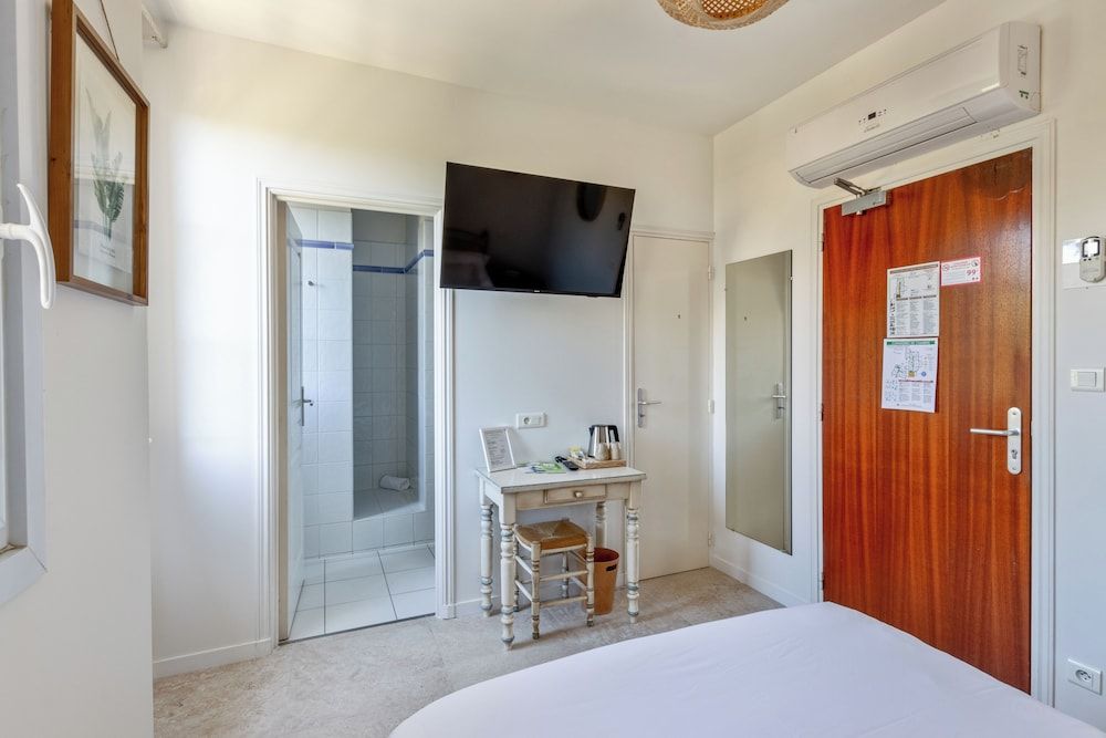 Small Standard Room