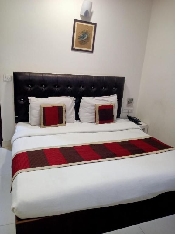Prince Hotel & Restaurant Deluxe Double Room