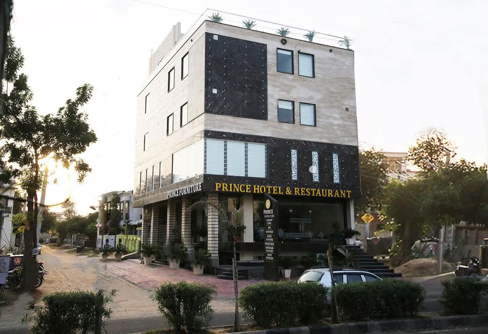 Prince Hotel & Restaurant