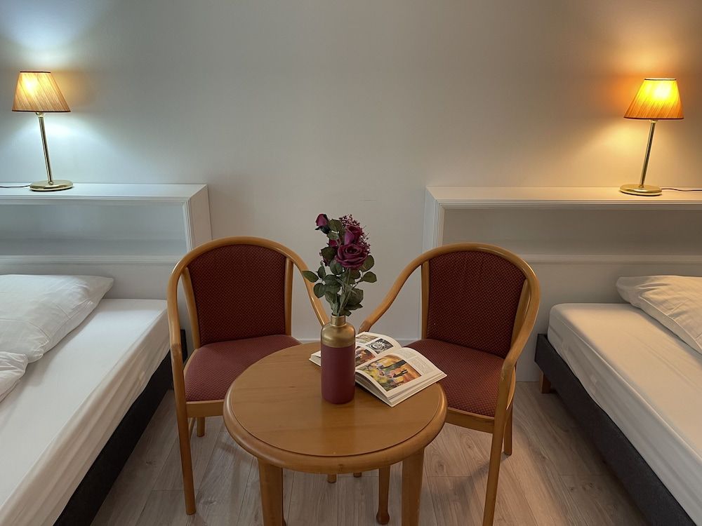 Eurotel am Main Classic Twin Room 3